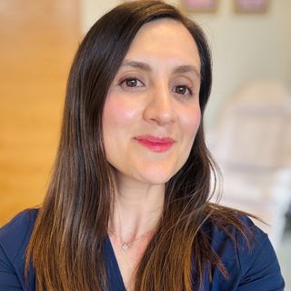 Dr. Emma Pérez Campos