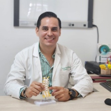 Dr. Oscar Alonso Pelayo