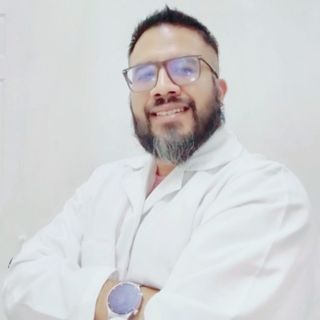 Dr. Leonardo Barrera