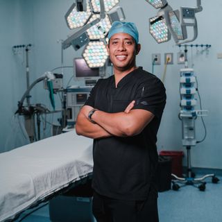 Dr. Rigoberto Isarraraz Flores