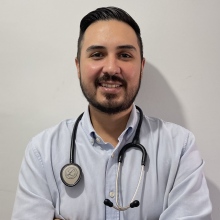 Dr. César Andrés Valencia Cañedo