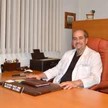 Dr. Salvador Robert Uribe