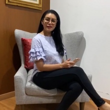 Dr. Claudia Glez.
