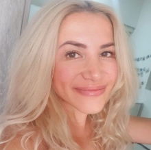Dr. DANIELA Carvallo