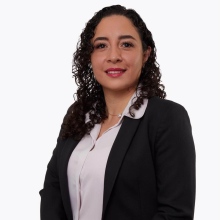 Dr. Aline Aparicio