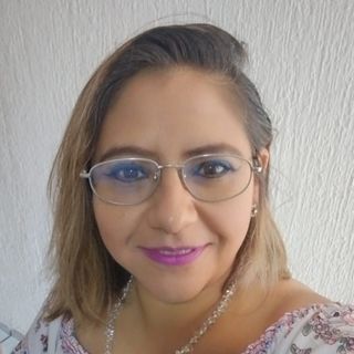 Dr. Claudia Piña