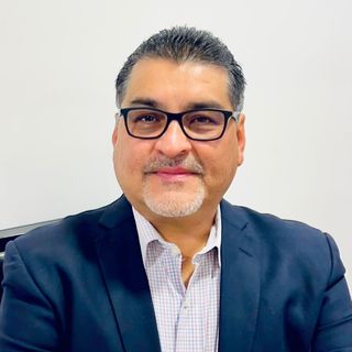 Dr. Erik Morales García