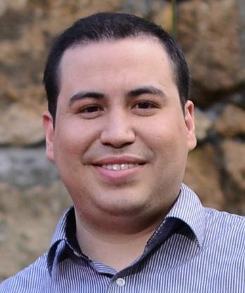 Dr. Roy González Ramirez