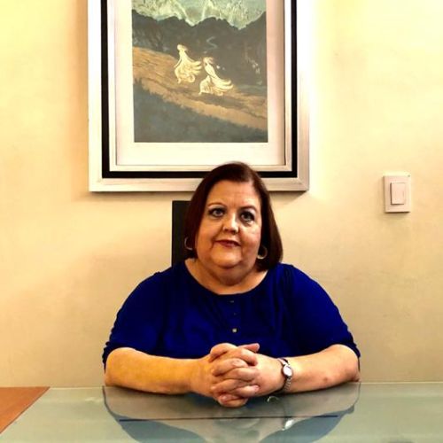 Dr. María De Lourdes Valdes Villamil