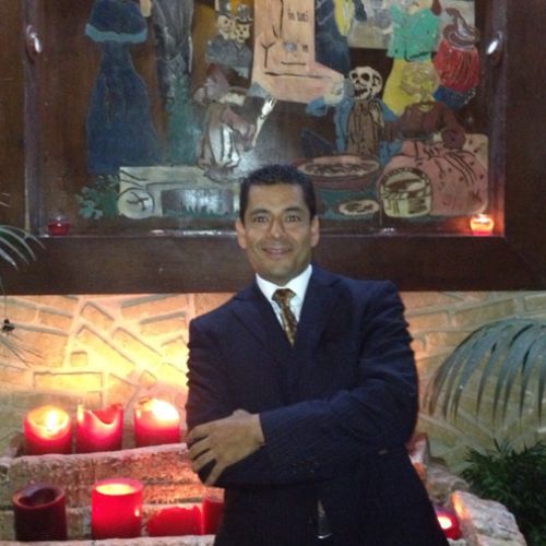 Dr. Roberto Fernández Félix