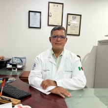 Dr. Carlos Calderón Muñoz