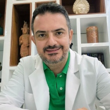 Dr. Alejandro Gaviño Vergara