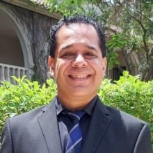 Dr. Alejandro Salinas Santos