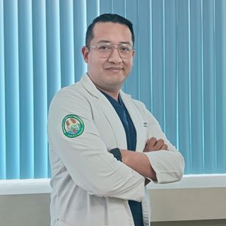 Dr. Alberto Aguilera