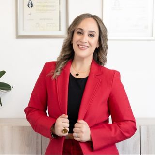 Dr. Nallely Olivas García