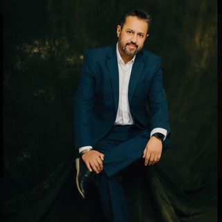 Dr. Carlos Alberto Aguirre Molina