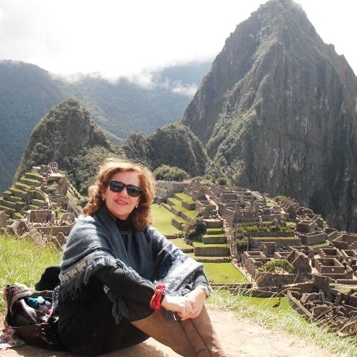 Dr. María Del Carmen (Carmenchu) Aramburu