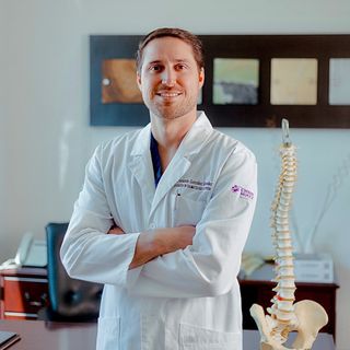 Dr. Fernando González González