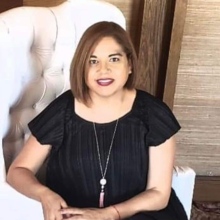 Dr. Estela Flores