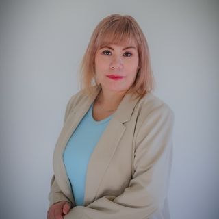 Dr. Angélica Almanza Alarcon