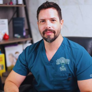 Dr. Daniel Arturo Durstewtiz