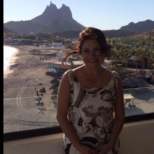 Dr. Lucy Rosales Plaza