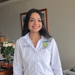 Dr. Andrea Paola Holguin Valverde