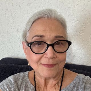 Dr. Rosalinda Guerra Leal