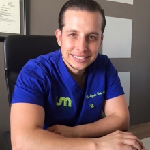 Dr. Alejandro Uribe Marioni