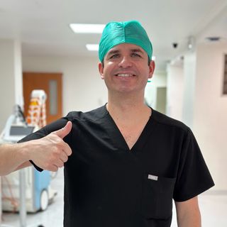 Dr. Roberto Jáuregui Brechú