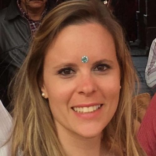 Dr. Lucía Muradás Gil