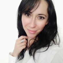 Dr. María Nieves