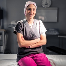 Dr. Adriana Solá Rabanal