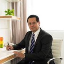 Dr. Roberto Davila Perez